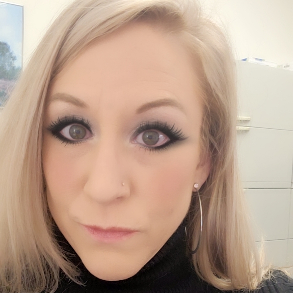Meet your Posher, Kelly